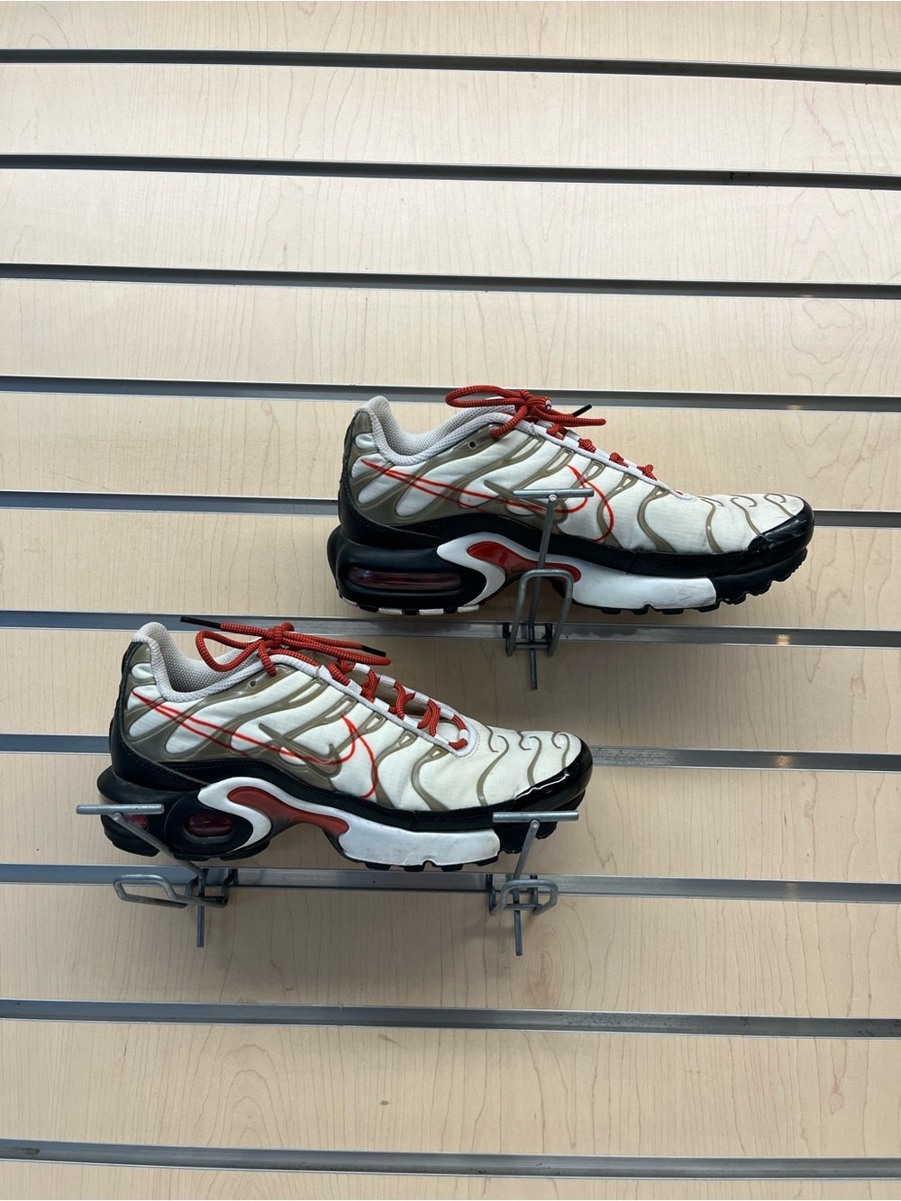 Kids Lightweight Sneakers in White and Red
